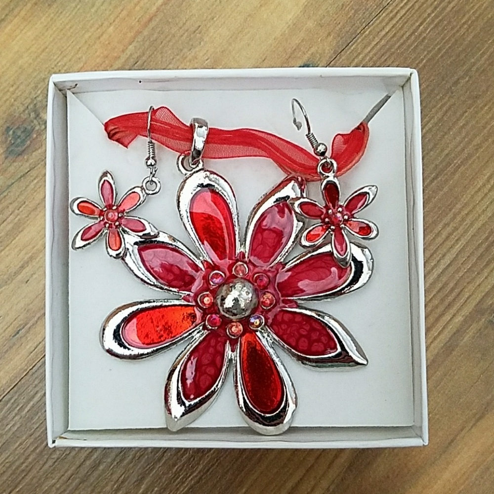 New Necklace and Earring set